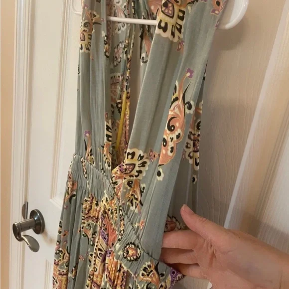 America and Beyond green medallion print Maxi Dress - Picture 7 of 10